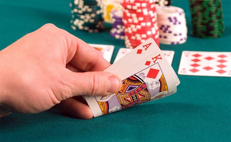 Chiến thuật của tight poker