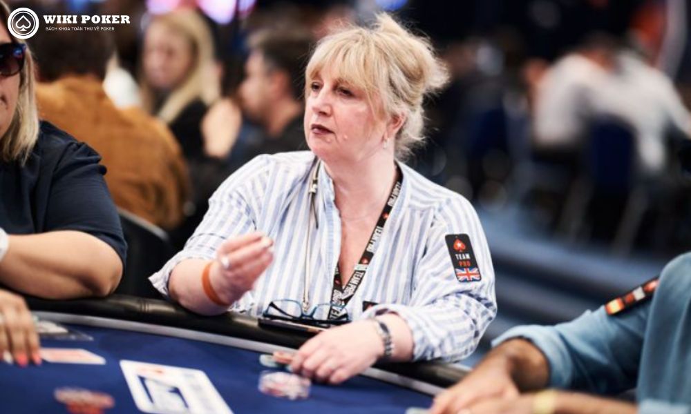 Khi thi đấu poker live, hãy cố gắng đừng để lộ quá nhiều tells