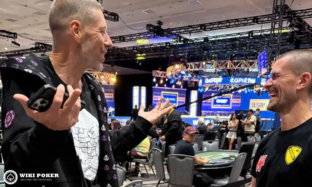 Huck Seed và người bạn cũ Gus Hansen tại WSOP 2025