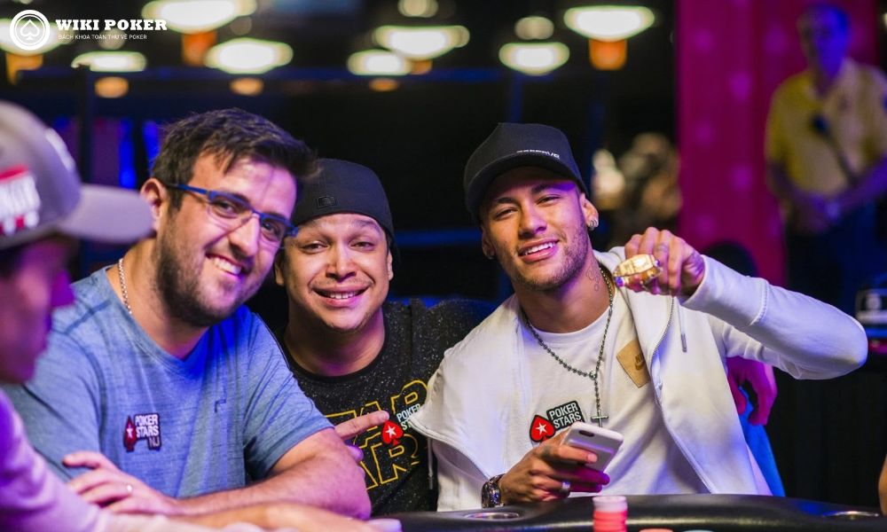 Neymar được tặng vòng tay WSOP