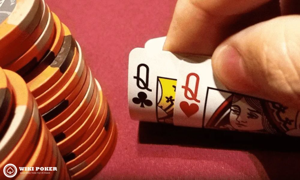 10 Mẹo chơi đôi Q trong poker hiệu quả