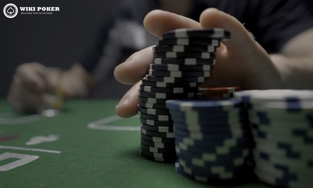 Hãy luôn c-bet khi có lợi thế range