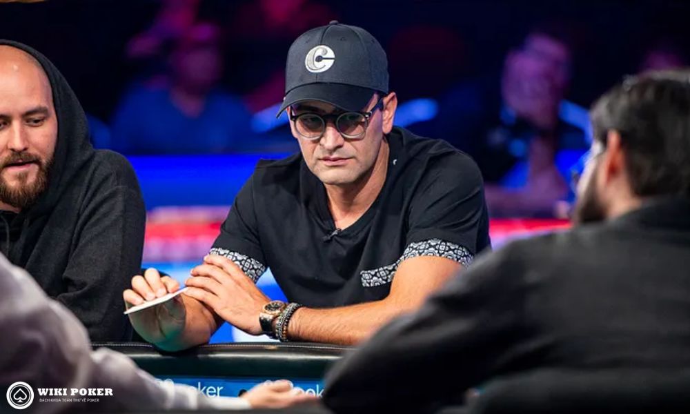Antonio Esfandiari