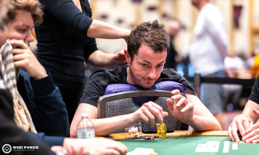 Tom Dwan làm backer cho JRB