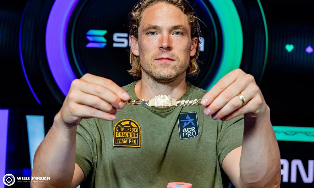 Alex Foxen và vòng tay WSOP thứ 4 trong sự nghiệp