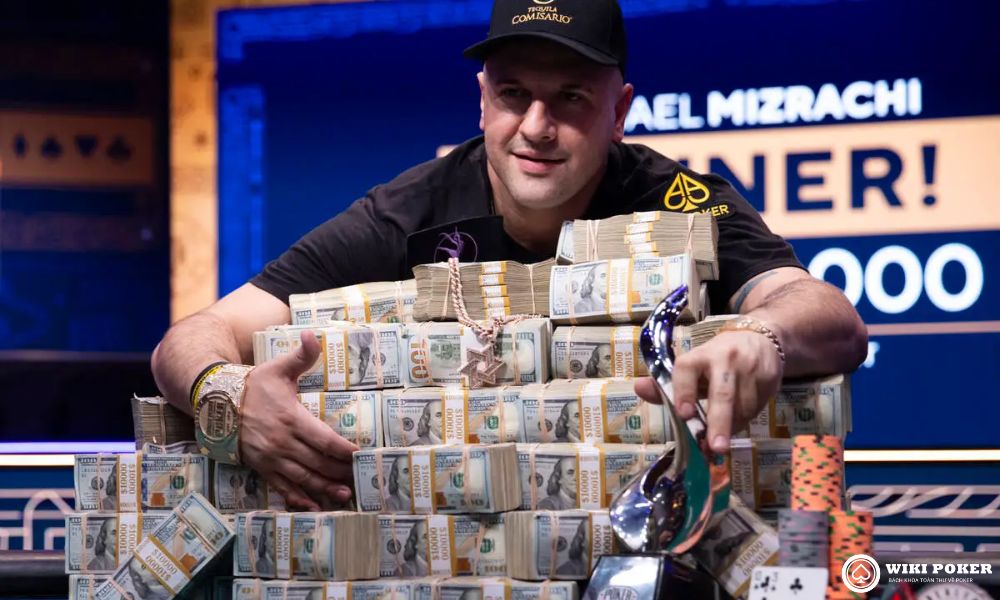Thủ tục sau khi kết thúc phiên thi đấu poker