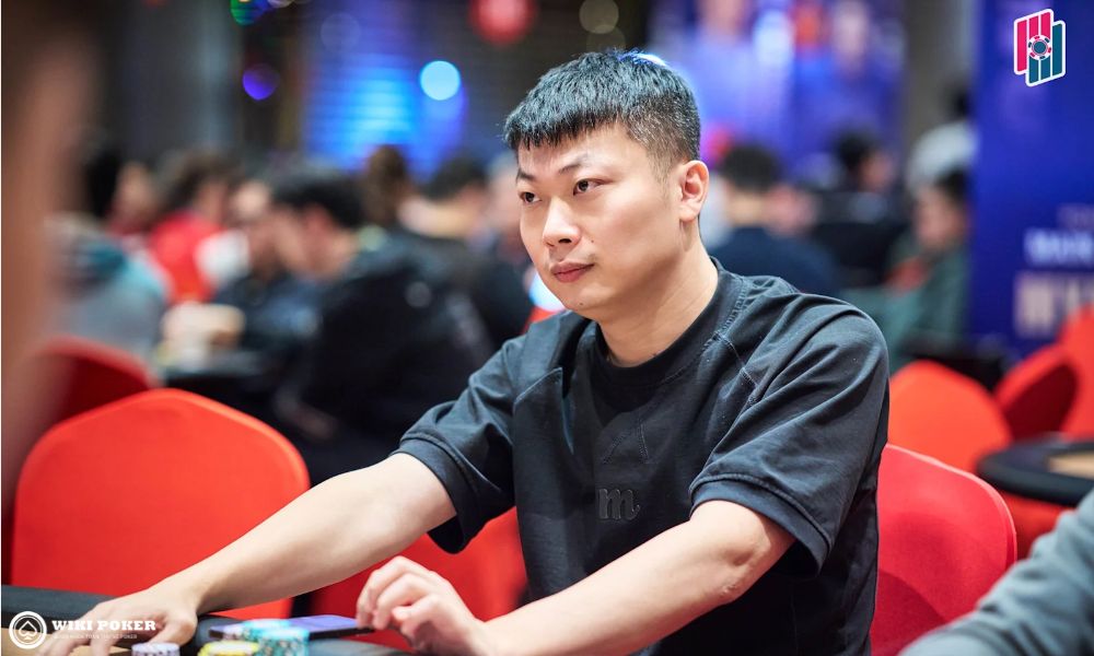 Jinlong Hu